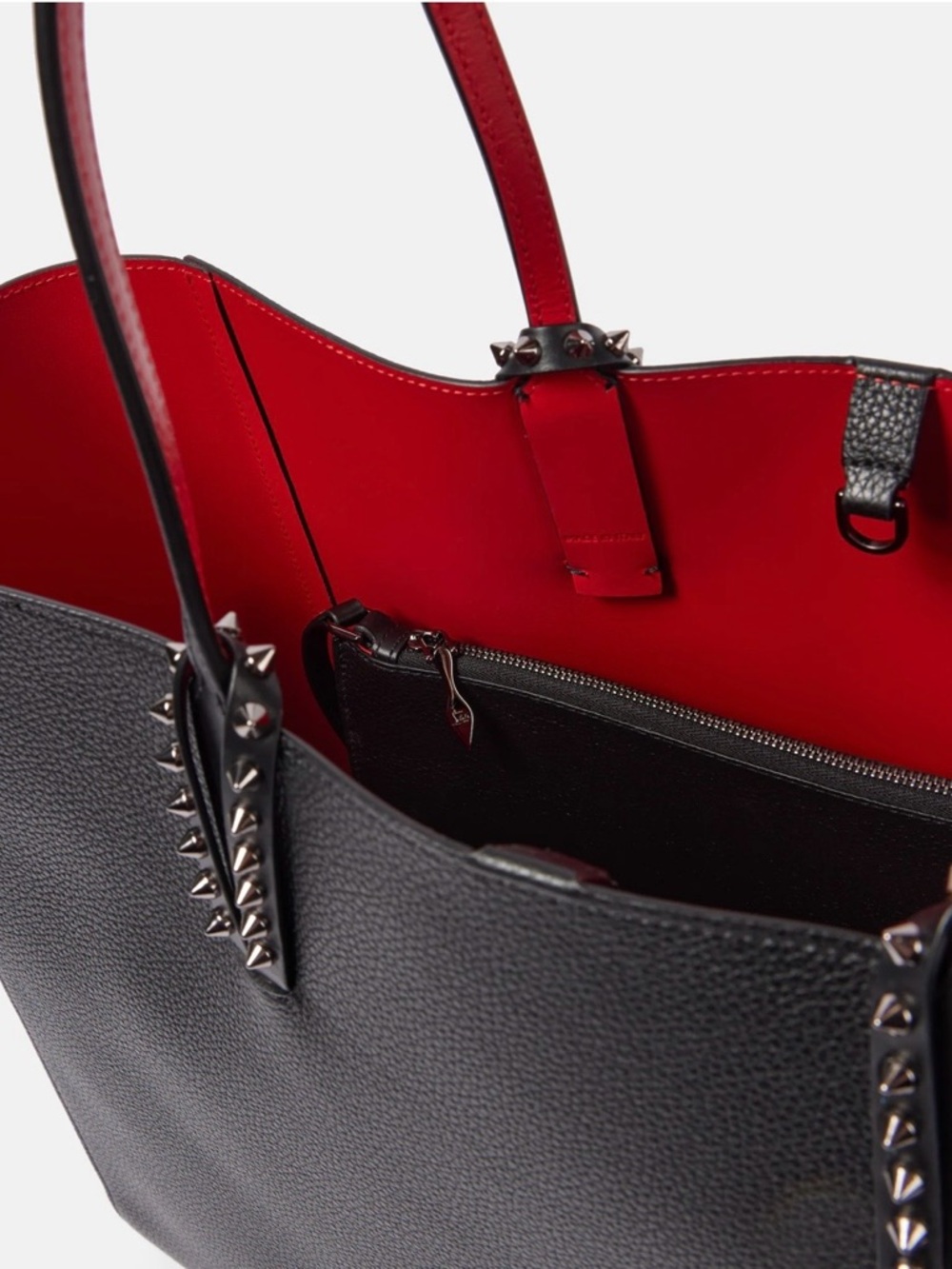 EUC CHRISTIAN LOUBOUTIN
Cabata Soft Large Tote Bag in Grained Leather - Picture 6 of 6
